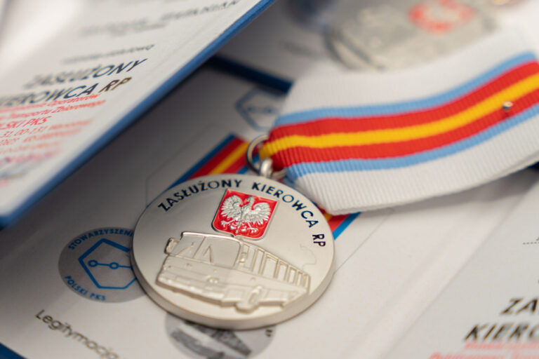 Wręczenie odznaczeń „Zasłużony Kierowca RP” oraz „Zasłużony dla transportu publicznego RP”